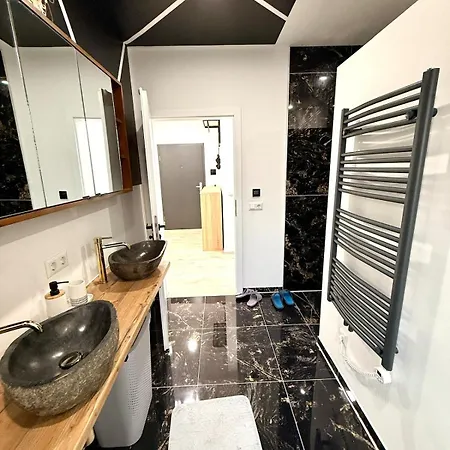 Neu! 95m2 Entspannung Pur Stilvolle 3zkb Mit Privatgarten In Ruhiger Lage Apartmán