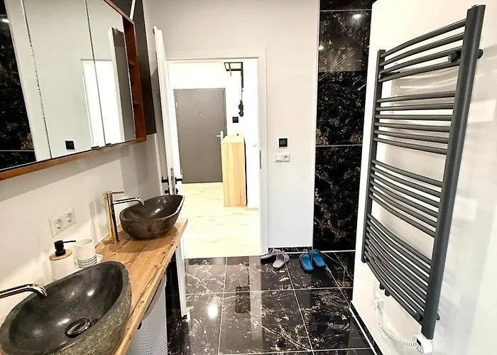 Entspannung Pur Stilvolle 3zkb Mit Privatgarten In Ruhiger Lage Apartment